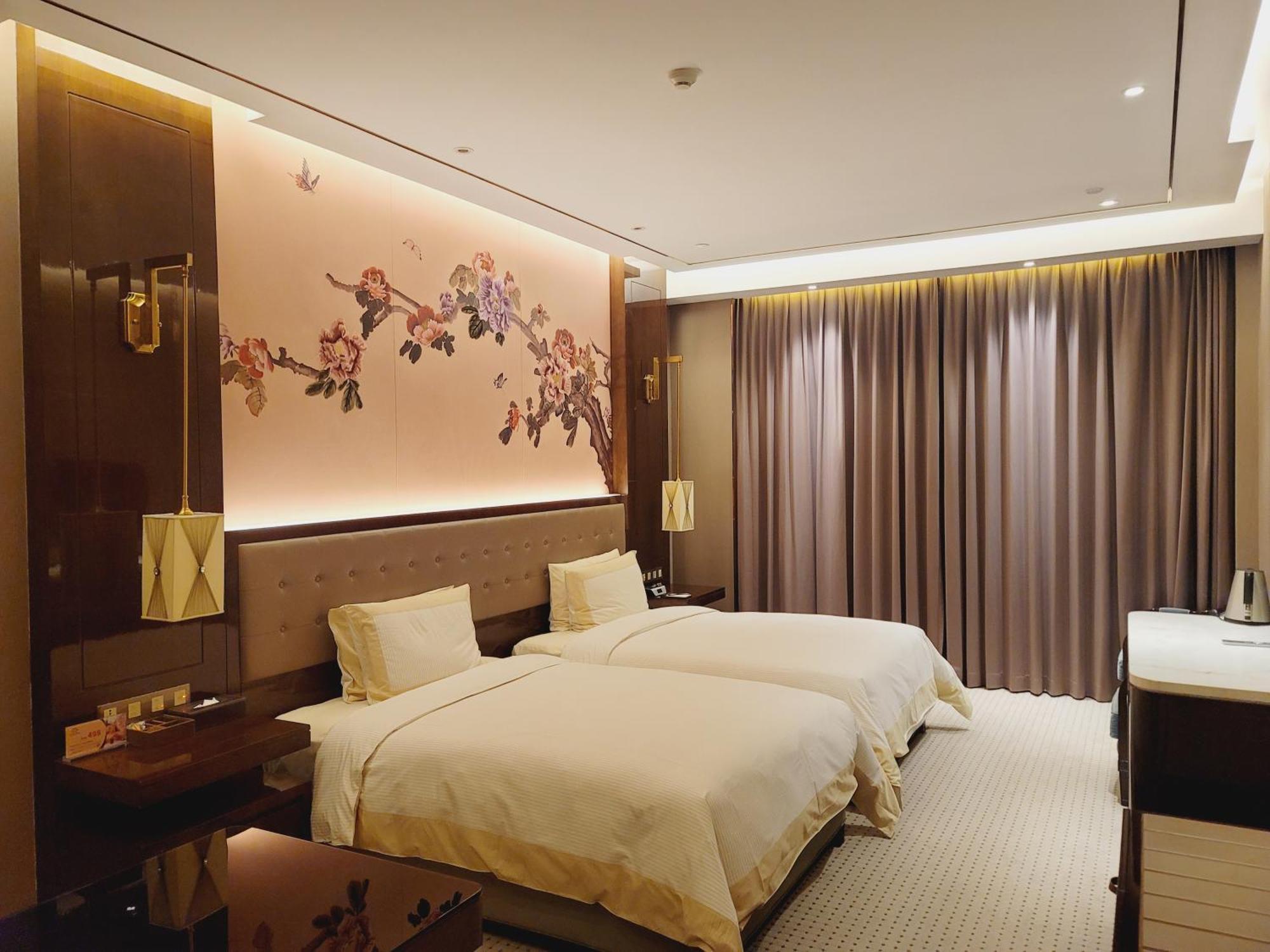Royal Garden Hotel Shanghai-Free Shuttle To And From Disney & Pvg & Close Metro Line2 Easy To Sha New Expo Værelse billede