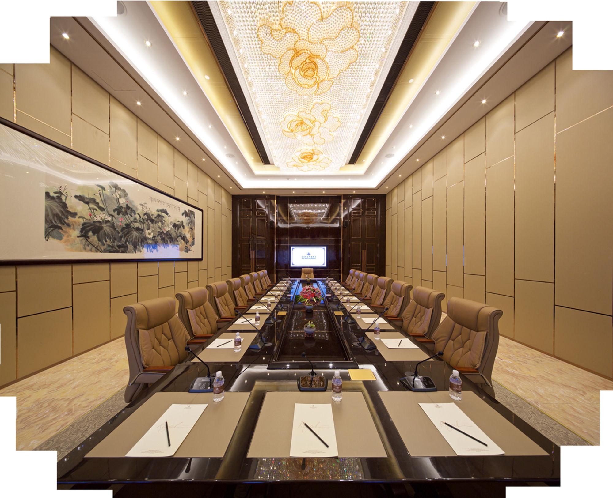 Royal Garden Hotel Shanghai-Free Shuttle To And From Disney & Pvg & Close Metro Line2 Easy To Sha New Expo Eksteriør billede